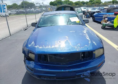 2007 Ford Mustang V6 Deluxe/V6 Premium z USA, uszkodzony, nr VIN 1ZVFT80N675281601